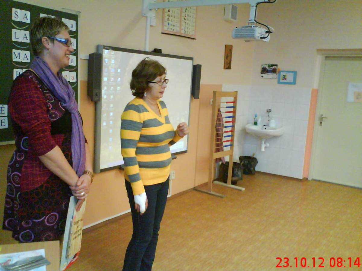 Zdravé zuby- přednáška Mudr. Konývkové a její asistenky K. Klinecké v 1. třídách