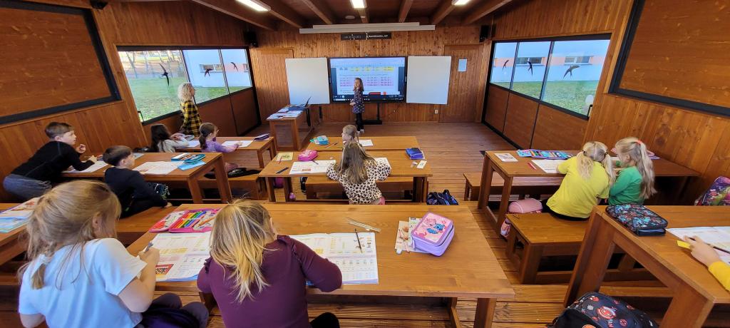 Venkovní učebna nás baví (II.A)