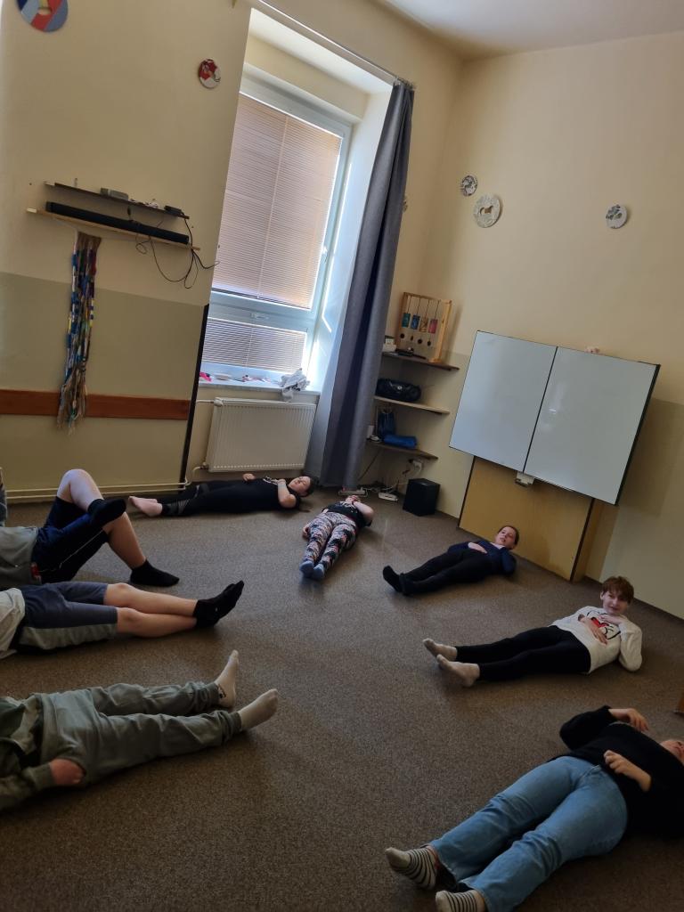 Zpestření výuky jógou